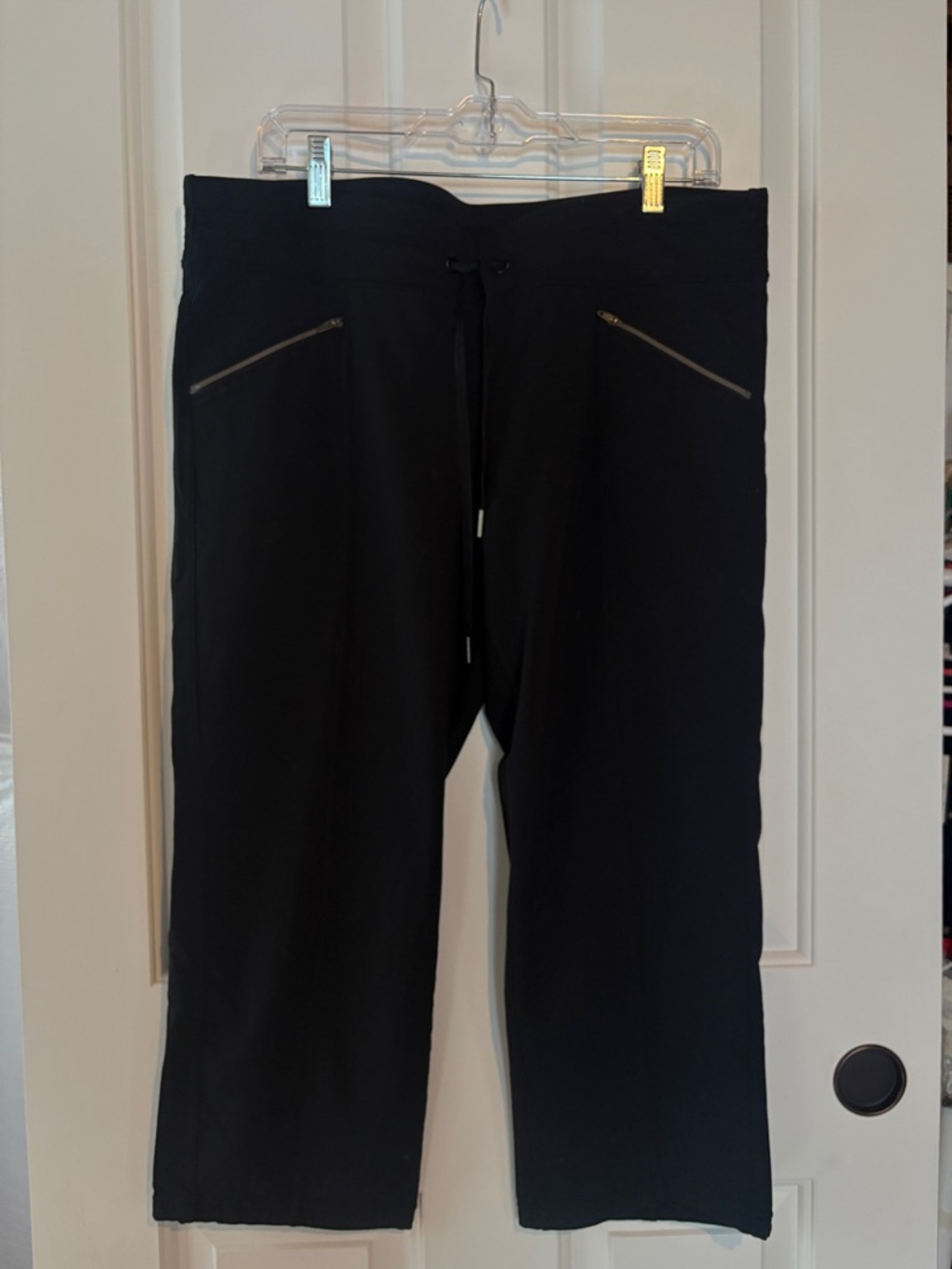 Athleta Black Capri